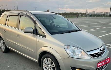 Opel Zafira B, 2011 год, 830 000 рублей, 1 фотография