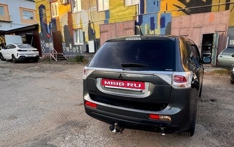 Mitsubishi Outlander III рестайлинг 3, 2013 год, 1 350 000 рублей, 10 фотография