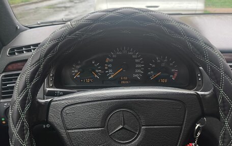 Mercedes-Benz E-Класс, 1997 год, 210 000 рублей, 7 фотография