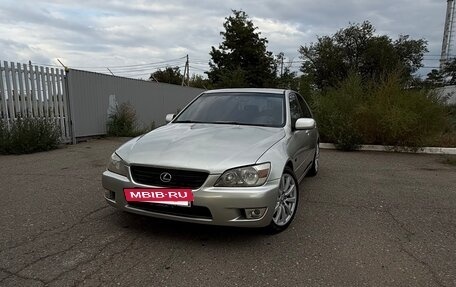 Lexus IS II рестайлинг 2, 2000 год, 900 000 рублей, 5 фотография