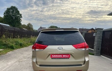 Toyota Sienna III, 2010 год, 1 600 000 рублей, 3 фотография