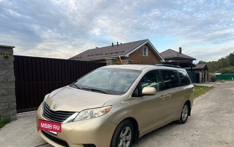Toyota Sienna III, 2010 год, 1 600 000 рублей, 5 фотография
