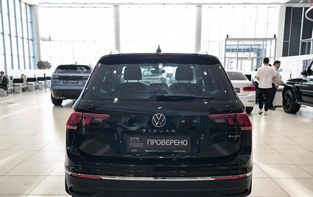Volkswagen Tiguan II, 2021 год, 2 550 000 рублей, 10 фотография