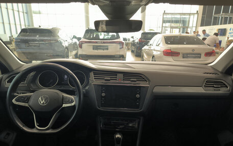 Volkswagen Tiguan II, 2021 год, 2 550 000 рублей, 18 фотография