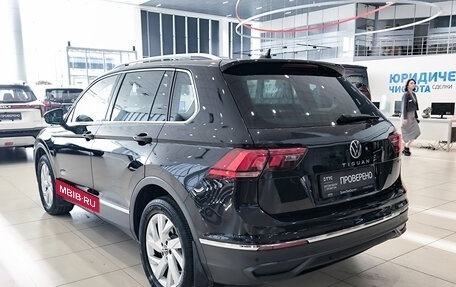 Volkswagen Tiguan II, 2021 год, 2 550 000 рублей, 11 фотография