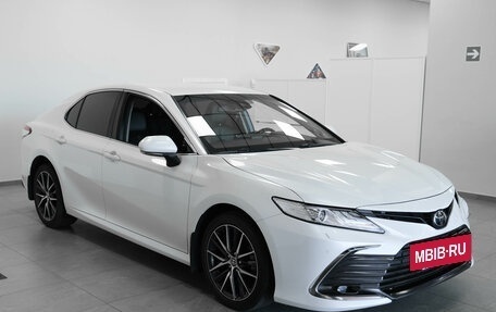 Toyota Camry, 2021 год, 3 100 000 рублей, 2 фотография