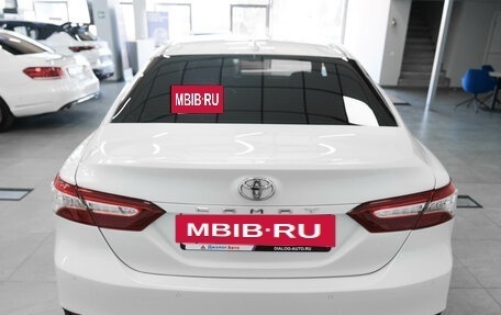 Toyota Camry, 2021 год, 3 100 000 рублей, 10 фотография