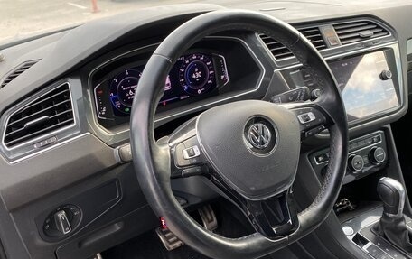 Volkswagen Tiguan II, 2019 год, 2 669 000 рублей, 2 фотография