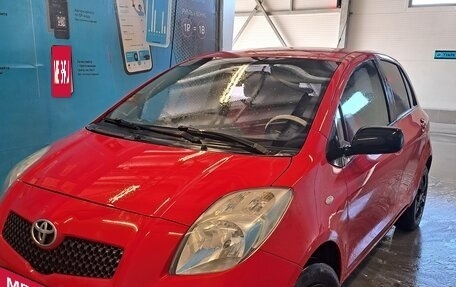 Toyota Yaris III рестайлинг, 2006 год, 350 000 рублей, 2 фотография