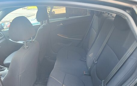 Hyundai Solaris II рестайлинг, 2011 год, 585 000 рублей, 10 фотография