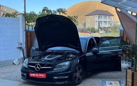 Mercedes-Benz C-Класс, 2015 год, 1 100 000 рублей, 1 фотография