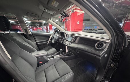 Toyota RAV4, 2017 год, 2 100 000 рублей, 6 фотография