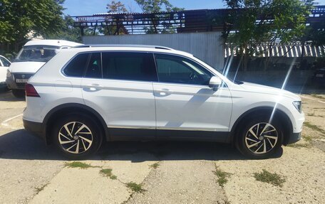 Volkswagen Tiguan II, 2019 год, 2 850 000 рублей, 3 фотография