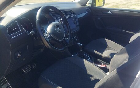 Volkswagen Tiguan II, 2019 год, 2 850 000 рублей, 10 фотография