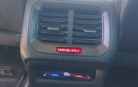 Volkswagen Tiguan II, 2019 год, 2 850 000 рублей, 19 фотография