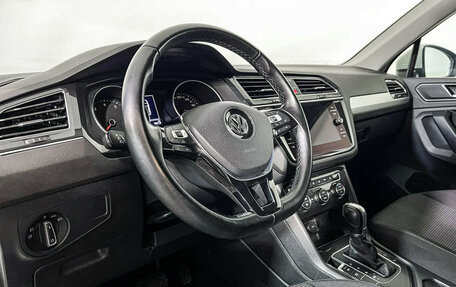 Volkswagen Tiguan II, 2018 год, 2 197 000 рублей, 13 фотография