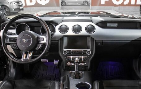 Ford Mustang VI рестайлинг, 2015 год, 2 300 000 рублей, 9 фотография