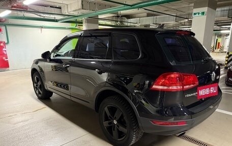 Volkswagen Touareg III, 2011 год, 2 200 000 рублей, 6 фотография