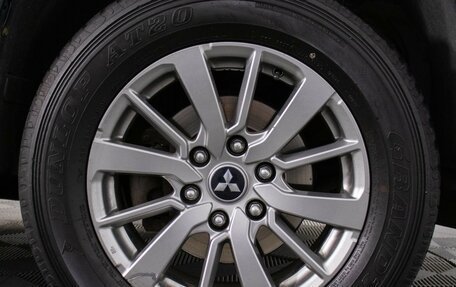 Mitsubishi Pajero Sport III рестайлинг, 2018 год, 2 620 000 рублей, 19 фотография