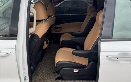 KIA Carnival, 2021 год, 4 300 000 рублей, 15 фотография