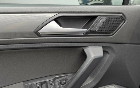 Volkswagen Tiguan II, 2020 год, 2 437 000 рублей, 9 фотография