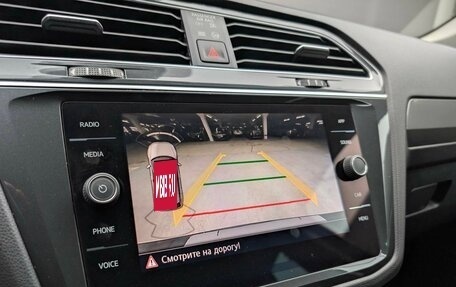 Volkswagen Tiguan II, 2020 год, 2 437 000 рублей, 20 фотография