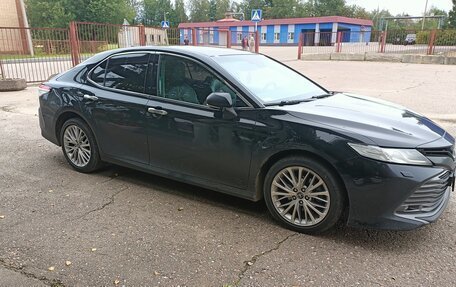 Toyota Camry, 2019 год, 1 887 000 рублей, 1 фотография