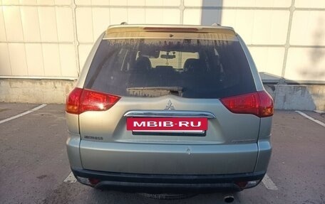 Mitsubishi Pajero Sport II рестайлинг, 2011 год, 1 750 000 рублей, 3 фотография
