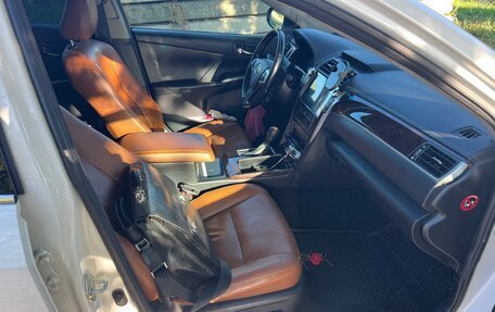 Toyota Camry, 2017 год, 2 250 000 рублей, 4 фотография