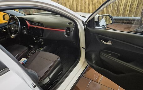 KIA Rio IV, 2021 год, 1 795 000 рублей, 8 фотография