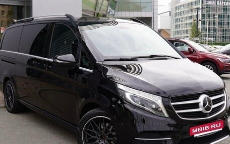 Mercedes-Benz V-Класс, 2018 год, 4 200 000 рублей, 3 фотография
