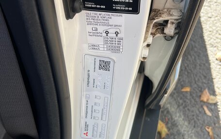 Mitsubishi Outlander III рестайлинг 3, 2017 год, 2 400 000 рублей, 18 фотография
