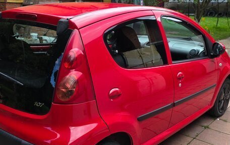Peugeot 107 I рестайлинг, 2011 год, 400 000 рублей, 4 фотография