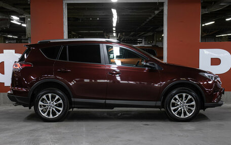 Toyota RAV4, 2017 год, 2 449 000 рублей, 4 фотография