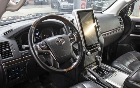 Toyota Land Cruiser 200, 2016 год, 4 700 000 рублей, 15 фотография