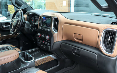 Chevrolet Silverado, 2020 год, 10 500 000 рублей, 9 фотография