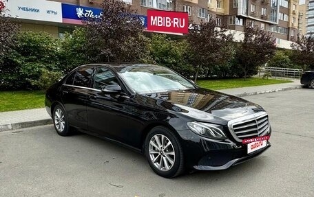Mercedes-Benz E-Класс, 2019 год, 3 000 000 рублей, 3 фотография