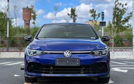 Volkswagen Golf VIII, 2021 год, 1 600 000 рублей, 2 фотография