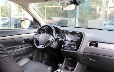 Mitsubishi Outlander III рестайлинг 3, 2014 год, 1 837 000 рублей, 9 фотография