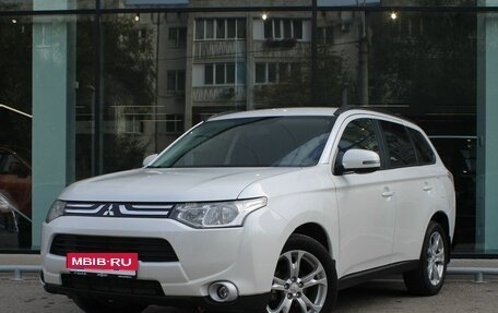 Mitsubishi Outlander III рестайлинг 3, 2014 год, 1 837 000 рублей, 1 фотография
