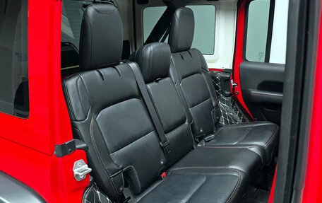 Jeep Wrangler, 2021 год, 4 080 000 рублей, 17 фотография
