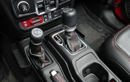 Jeep Wrangler, 2021 год, 4 080 000 рублей, 13 фотография
