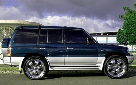 Mitsubishi Pajero III рестайлинг, 1998 год, 699 999 рублей, 1 фотография