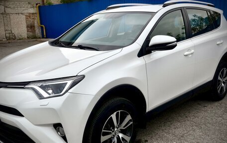Toyota RAV4, 2016 год, 1 850 000 рублей, 1 фотография
