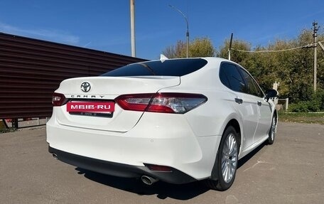 Toyota Camry, 2021 год, 2 750 000 рублей, 6 фотография