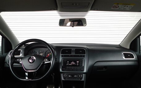 Volkswagen Polo VI (EU Market), 2016 год, 1 095 000 рублей, 17 фотография