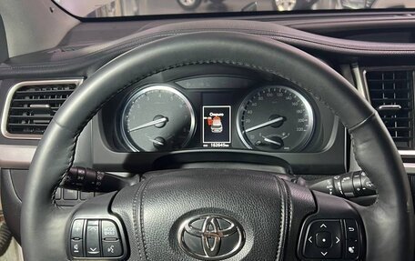 Toyota Highlander III, 2014 год, 3 200 000 рублей, 10 фотография