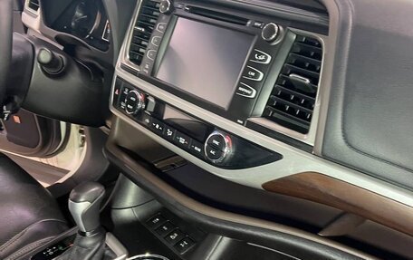 Toyota Highlander III, 2014 год, 3 200 000 рублей, 18 фотография