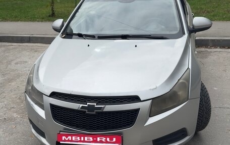 Chevrolet Cruze II, 2010 год, 525 000 рублей, 2 фотография