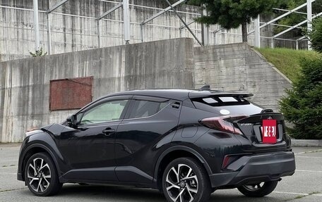 Toyota C-HR I рестайлинг, 2017 год, 1 550 000 рублей, 8 фотография